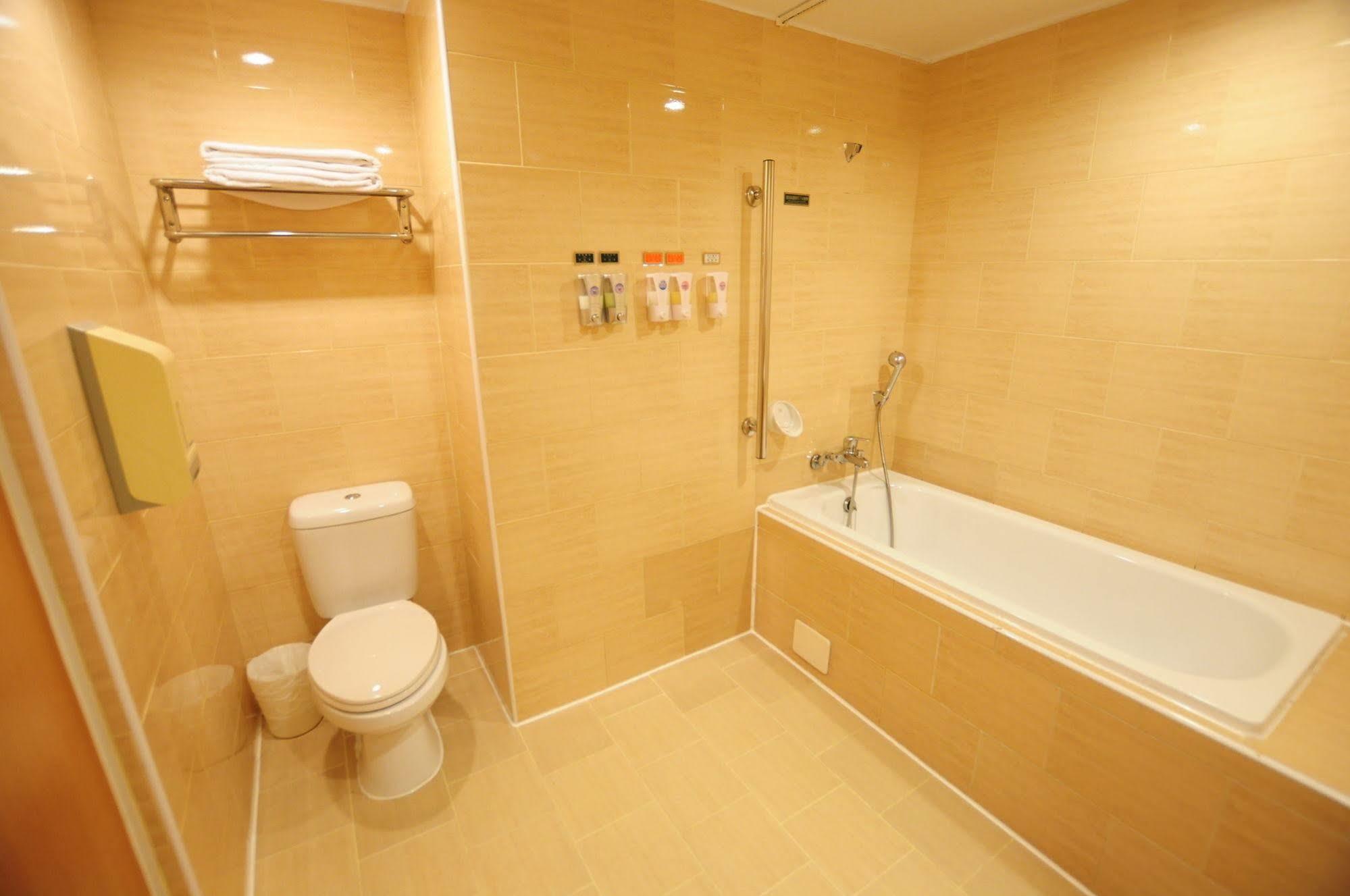 Kindness Hotel Wu-Jia Kaohsiung Extérieur photo